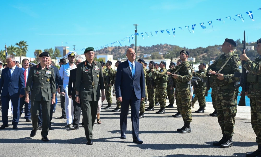 Ξέκαθαρο μήνυμα Δένδια από τη Λέρο: Όλα τα νησιά έχουν δικαίωμα σε υφαλοκρηπίδα και χωρικά ύδατα έως 12 μίλια